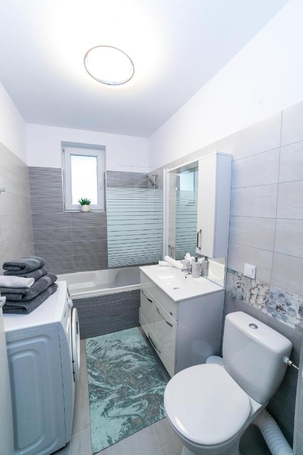 Apartament Luxury Miruna Apartment Risnov Exterior photo
